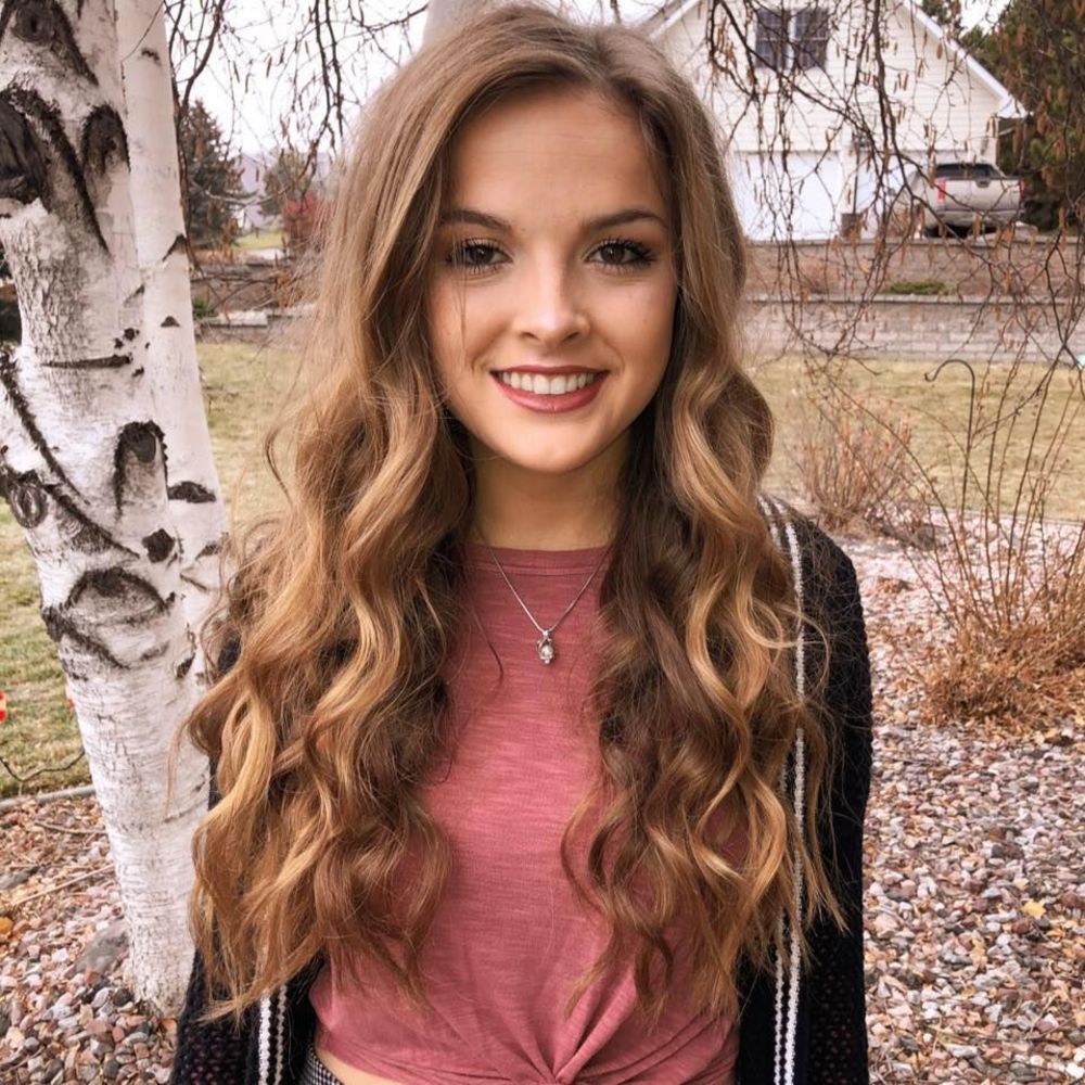 Meet your Posher, Holly